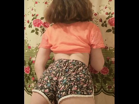 ❤️ Sexy jong baba wat haar kortbroek op kamera uittrek ️ Russiese pornografie op af.muitohentai.ru